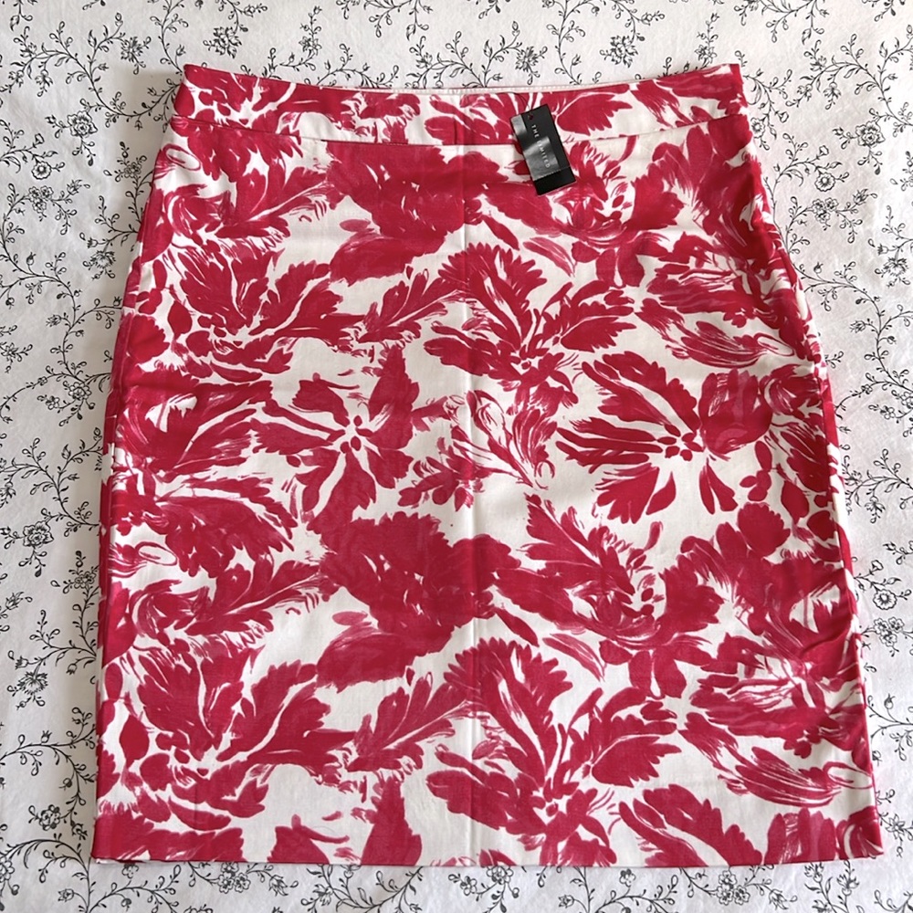 🆕 The Limited Pink & Ivory Pencil Skirt